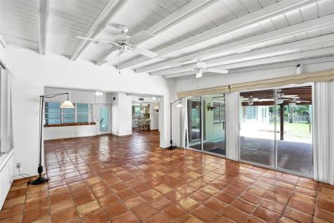 720 E Country Club Circle Plantation FL 33317
