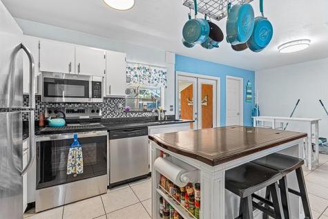 1085 24TH Place Vero Beach FL 32962