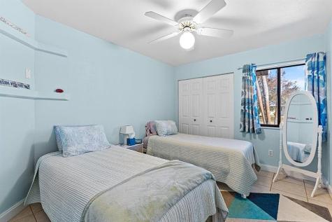 1085 24TH Place Vero Beach FL 32962