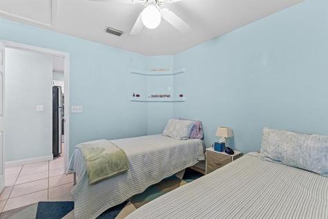 1085 24TH Place Vero Beach FL 32962
