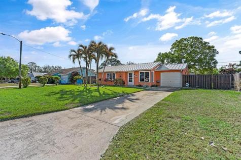 1085 24TH Place Vero Beach FL 32962