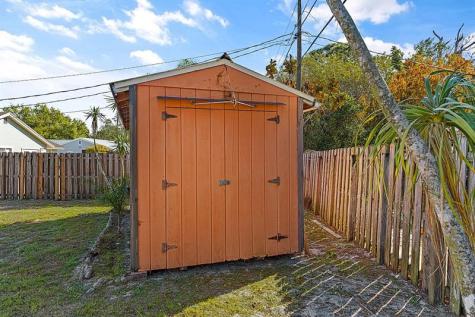 1085 24TH Place Vero Beach FL 32962