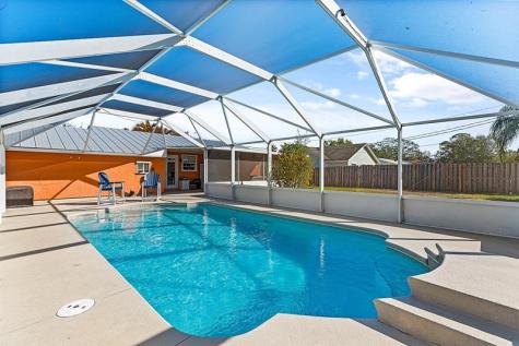 1085 24TH Place Vero Beach FL 32962