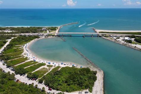 467 Marlin Circle Barefoot Bay FL 32976