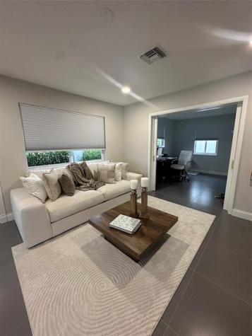 4801 NE 2nd Fort Lauderdale FL 33334