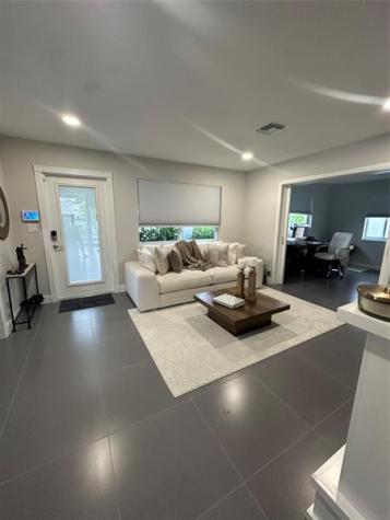 4801 NE 2nd Fort Lauderdale FL 33334