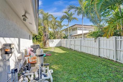 2740 NE 29th Street Fort Lauderdale FL 33306