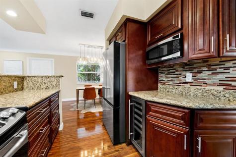 806 SE 9th Avenue Deerfield Beach FL 33441