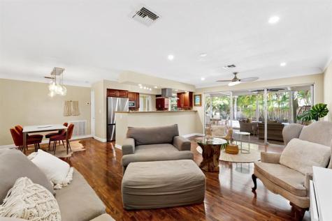 806 SE 9th Avenue Deerfield Beach FL 33441