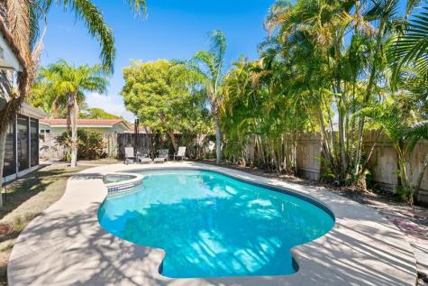 806 SE 9th Avenue Deerfield Beach FL 33441