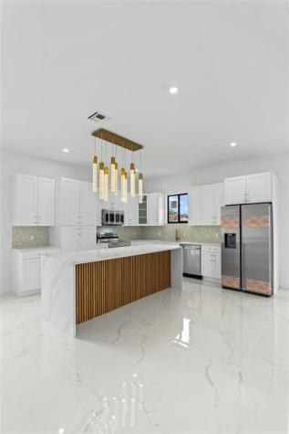4330 SW 24th Street West Park FL 33023