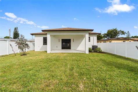 4330 SW 24th Street West Park FL 33023
