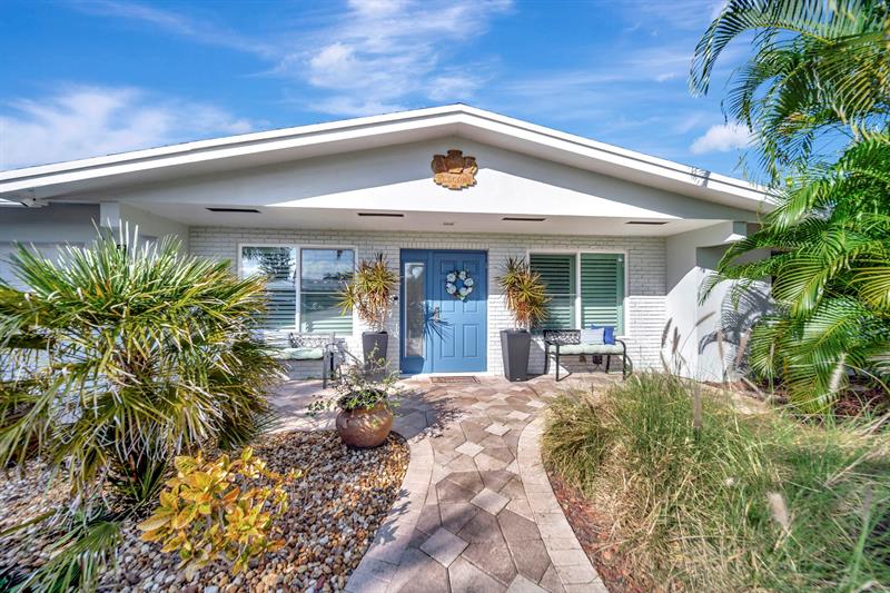 2611 NE 53rd Street Lighthouse Point FL 33064