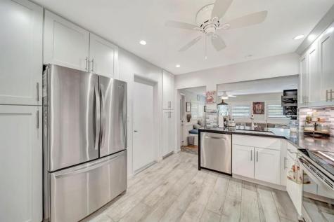 2611 NE 53rd Street Lighthouse Point FL 33064