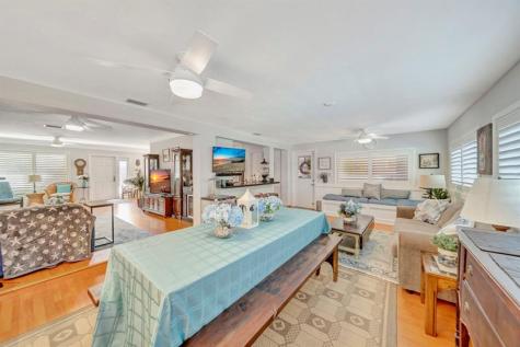 2611 NE 53rd Street Lighthouse Point FL 33064