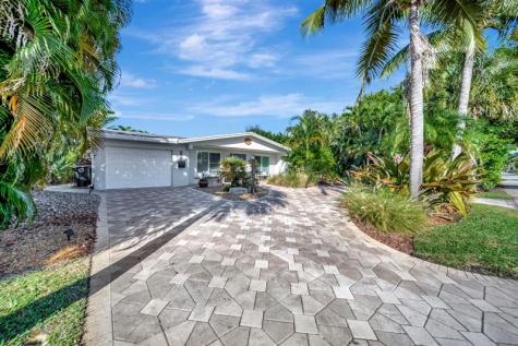 2611 NE 53rd Street Lighthouse Point FL 33064