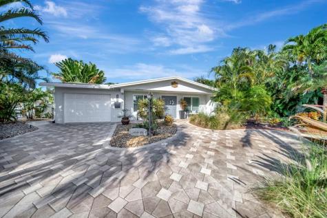 2611 NE 53rd Street Lighthouse Point FL 33064