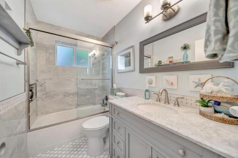 2611 NE 53rd Street Lighthouse Point FL 33064