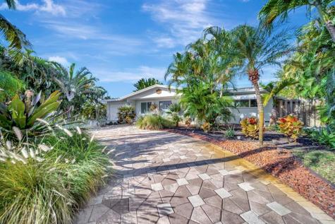 2611 NE 53rd Street Lighthouse Point FL 33064