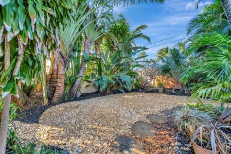 2611 NE 53rd Street Lighthouse Point FL 33064