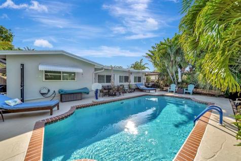 2611 NE 53rd Street Lighthouse Point FL 33064