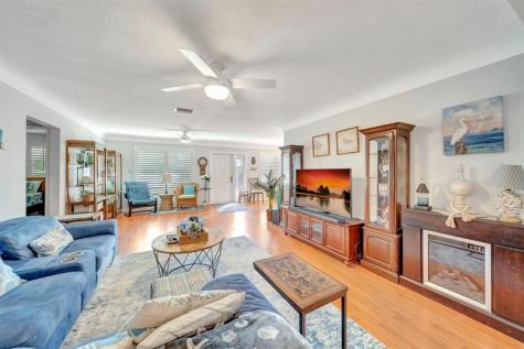 2611 NE 53rd Street Lighthouse Point FL 33064