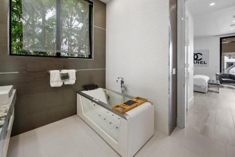 2437 Delmar Place Fort Lauderdale FL 33301