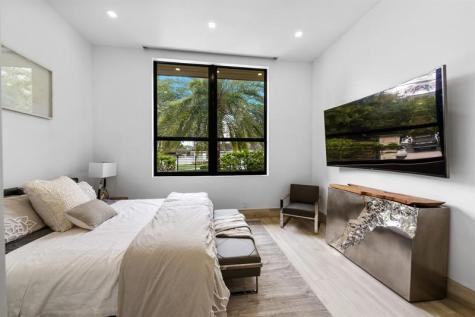 2437 Delmar Place Fort Lauderdale FL 33301