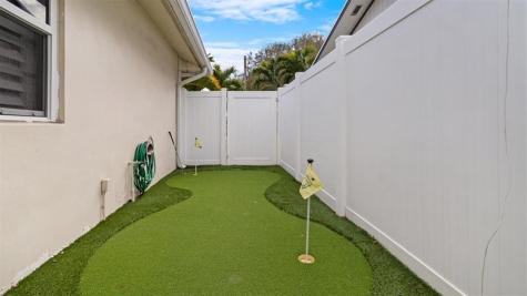 817 SE 13th Court Deerfield Beach FL 33441