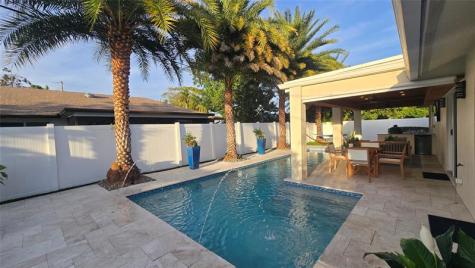 817 SE 13th Court Deerfield Beach FL 33441