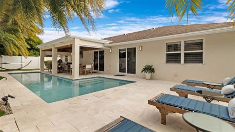 817 SE 13th Court Deerfield Beach FL 33441