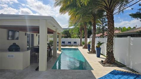 817 SE 13th Court Deerfield Beach FL 33441