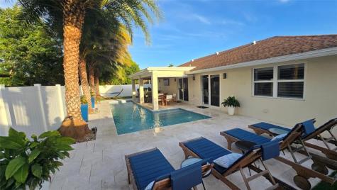817 SE 13th Court Deerfield Beach FL 33441