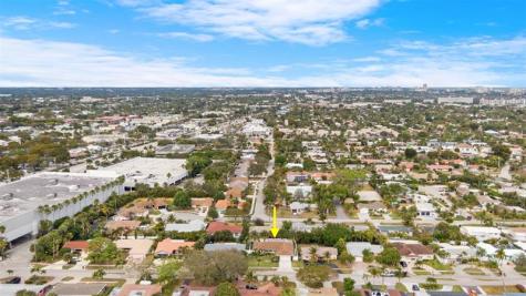 817 SE 13th Court Deerfield Beach FL 33441