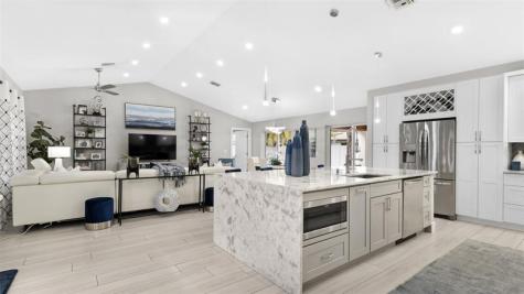 817 SE 13th Court Deerfield Beach FL 33441