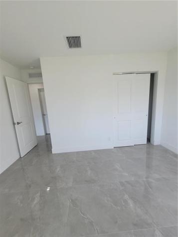 6041 SW 17th Street Miami FL 33155
