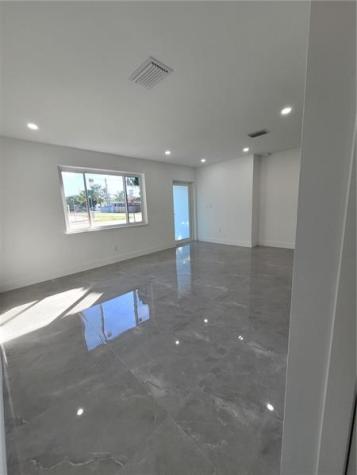 6041 SW 17th Street Miami FL 33155