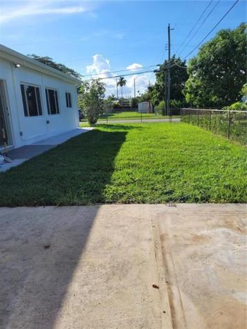 6041 SW 17th Street Miami FL 33155