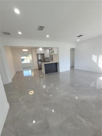 6041 SW 17th Street Miami FL 33155