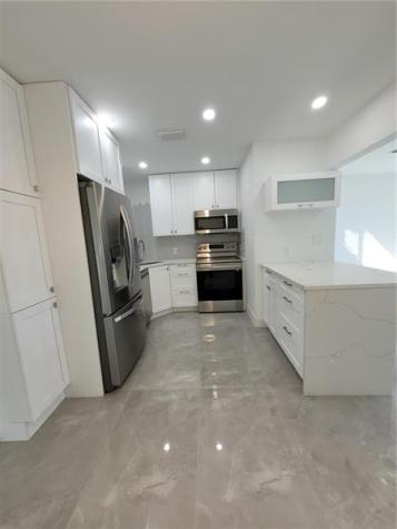 6041 SW 17th Street Miami FL 33155