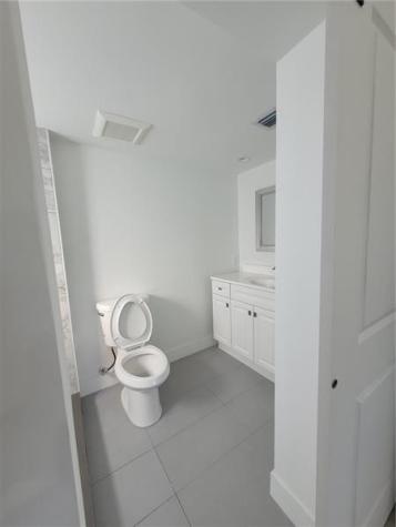 6041 SW 17th Street Miami FL 33155