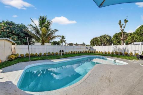 5590 S 35th Court Greenacres FL 33463
