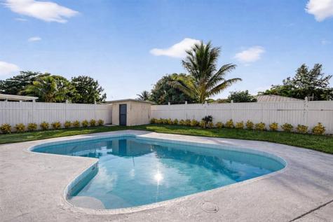 5590 S 35th Court Greenacres FL 33463