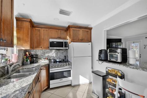 5590 S 35th Court Greenacres FL 33463