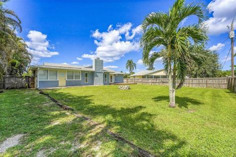 709 SW Dorchester Street Port St Lucie FL 34983