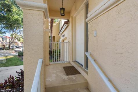 527 NW 87th Lane Coral Springs FL 33071