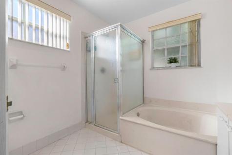 527 NW 87th Lane Coral Springs FL 33071