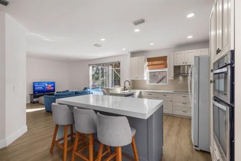 527 NW 87th Lane Coral Springs FL 33071
