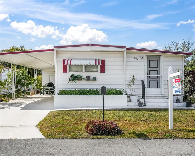 2041 SW 83rd Avenue Davie FL 33324