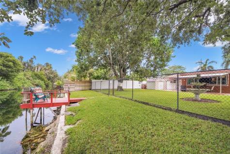 2011 N 31st Avenue Hollywood FL 33021